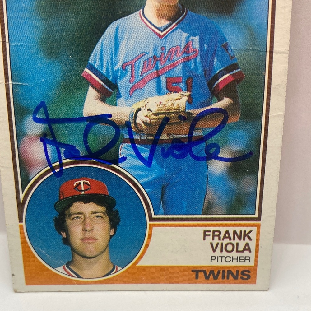 1983 Topps Frank Viola Twins #586 In Person Autograph (065) - Picture 4 of 4